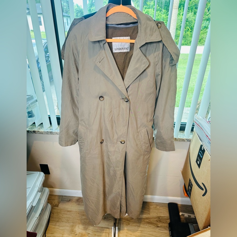 London Fog Women's Classic Tan Trench Coat Removable Liner Size 14 Petite